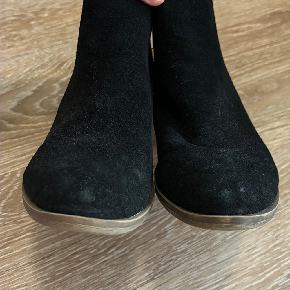 Kensie ‘Garry’ black suede ankle boots/booties, size 8
